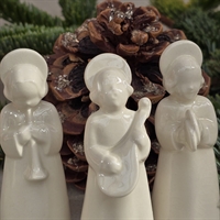 cremefarvede-porcelænsengle-spillende-orkester-Aluminia-gamle-julefigurer